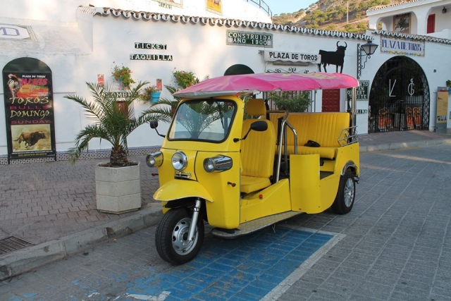  yellow tuk tuk 